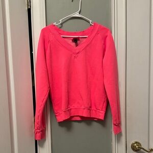 Universal thread sweatshirt